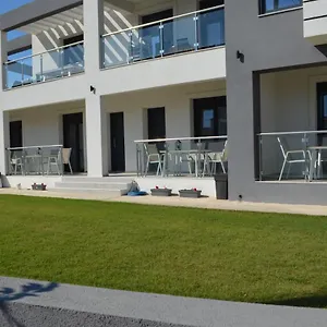 erika-boutique-apartments.hotelschalkidiki.net/
